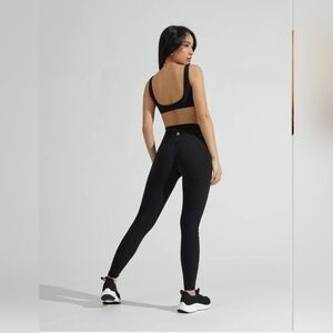 Buff Bunny Collection Sports Bra - Onyx XL ( EUC)